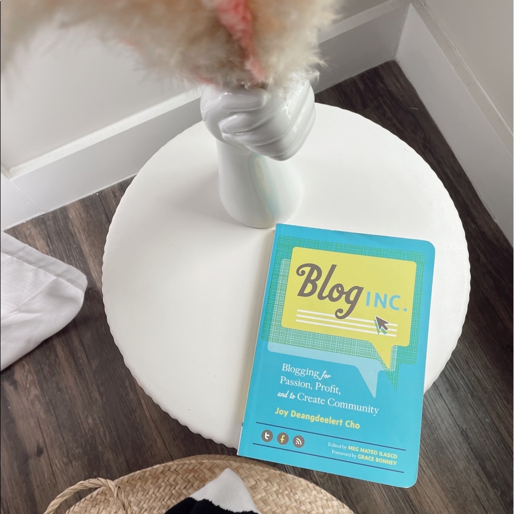 Blog Inc. Book by Joy Cho